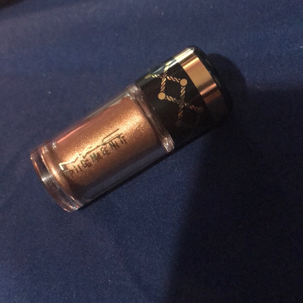 MAC pigment